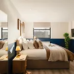 Your I Clifton Village 3*