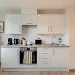 Your I Clifton Village 3*