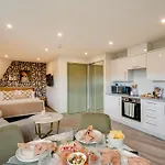 Your I Clifton Village شقة فندقية