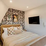 Your I Clifton Village 3*