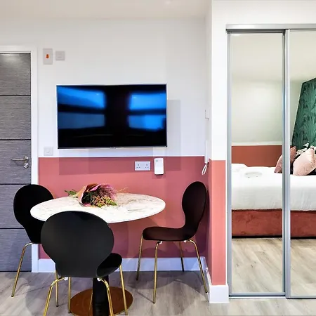 Your I Clifton Village Aparthotel