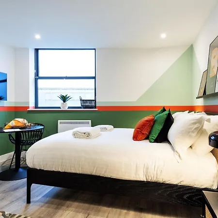 Your I Clifton Village 4*