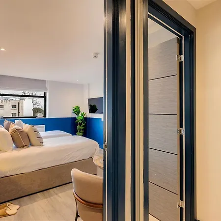 Aparthotel Your I Clifton Village 3*