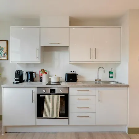 Your I Clifton Village 3*