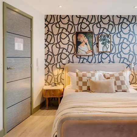 Your I Clifton Village