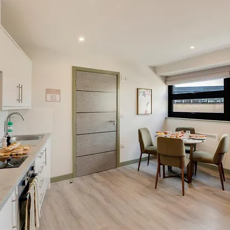 Your I Clifton Village