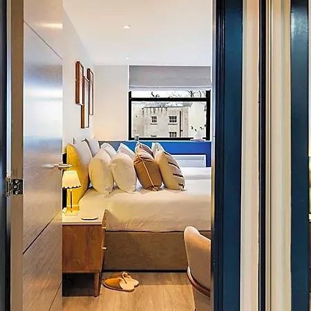 Your I Clifton Village 3*