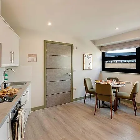 Your I Clifton Village 3*