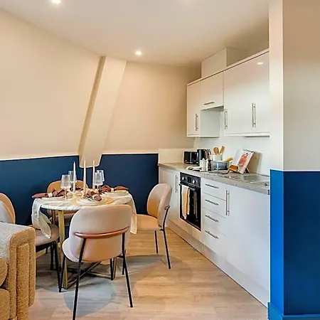 Апарт-отель Your I Clifton Village 3*
