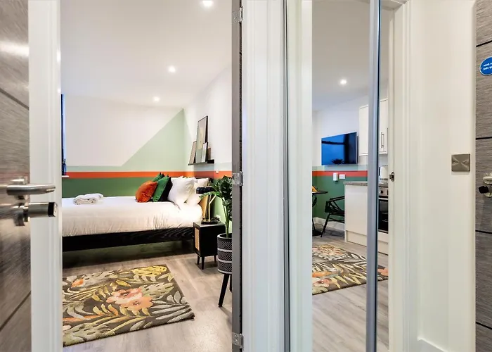 Your I Clifton Village