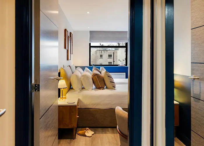 Your I Clifton Village Apart Otel