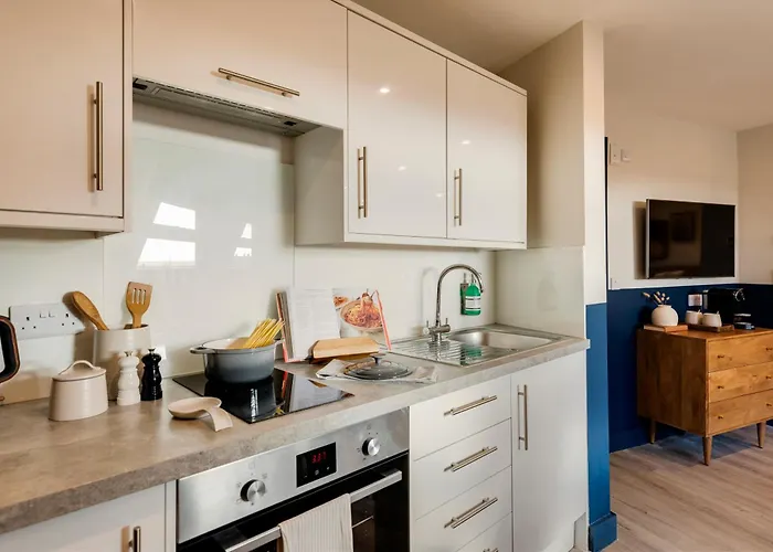 Your I Clifton Village