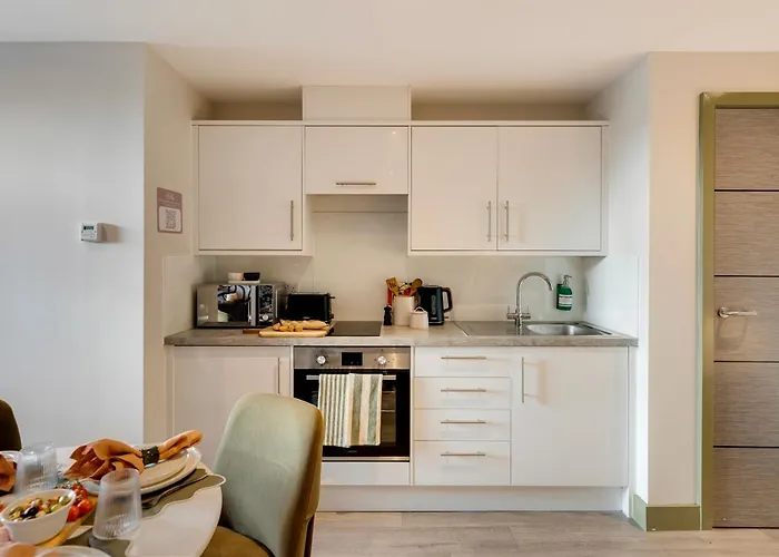 Your I Clifton Village Aparthotel 3*