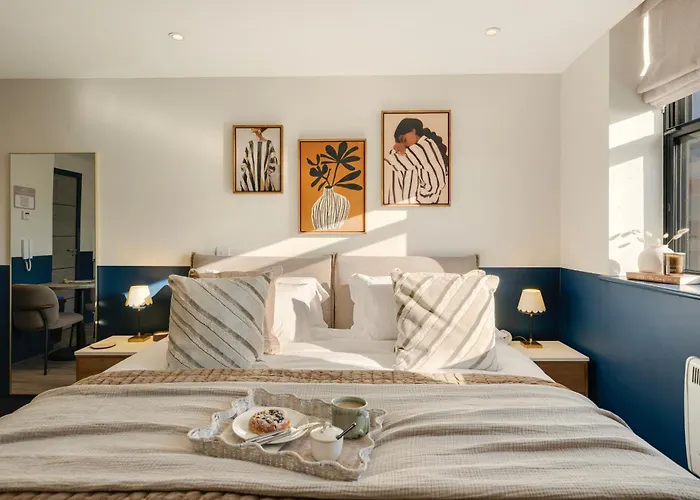 Your I Clifton Village Aparthotel