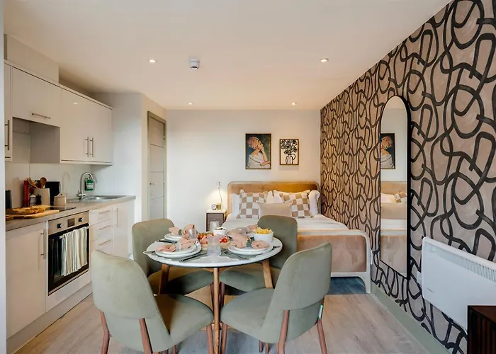 Your I Clifton Village Aparthotel 3*