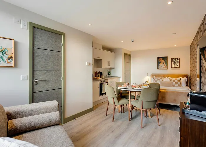 Your I Clifton Village