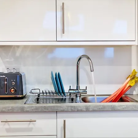 Your I Clifton Village 3* Bristol