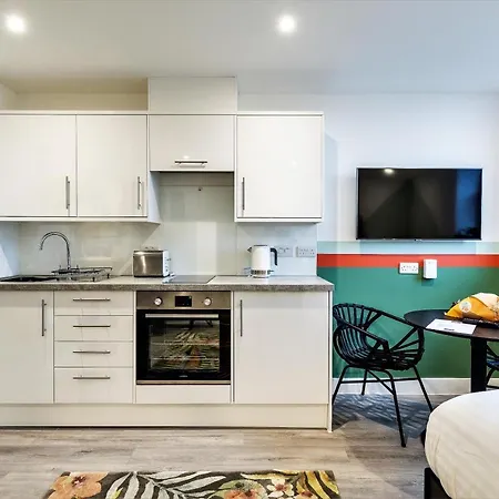 Your I Clifton Village Lägenhetshotell 3*