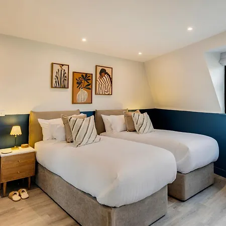 Your I Clifton Village Apartmanhotel