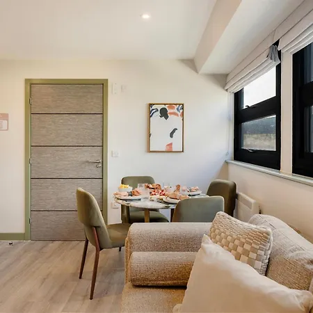 Your I Clifton Village