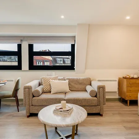 Your I Clifton Village