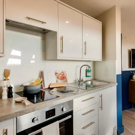 Your I Clifton Village