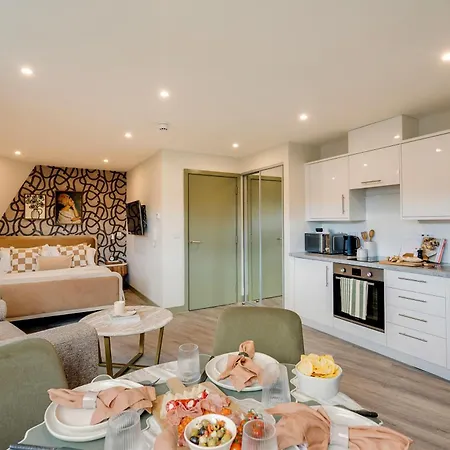 Your I Clifton Village Apartmanhotel