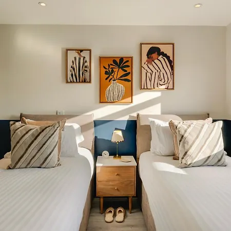 Your I Clifton Village 3* Bristol