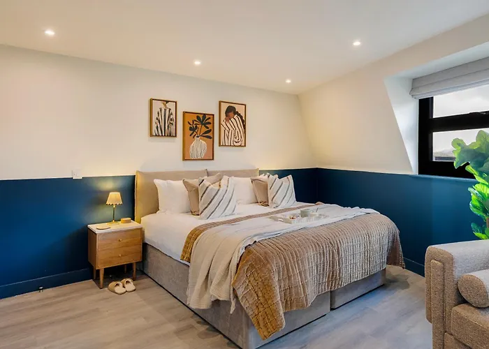 Your I Clifton Village